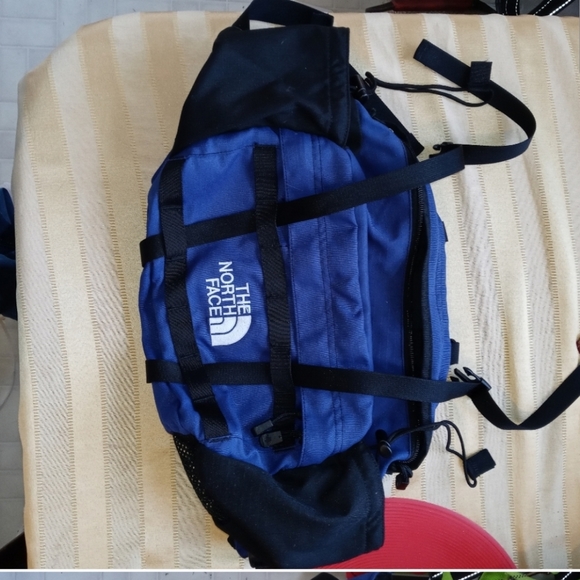 North face fanny pack or "booty pack" ask called in NYC